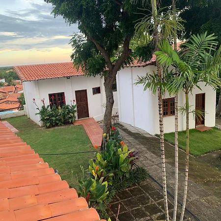 Morro Branco Suites - Hospedaria Morro Branco Beberibe Exteriör bild